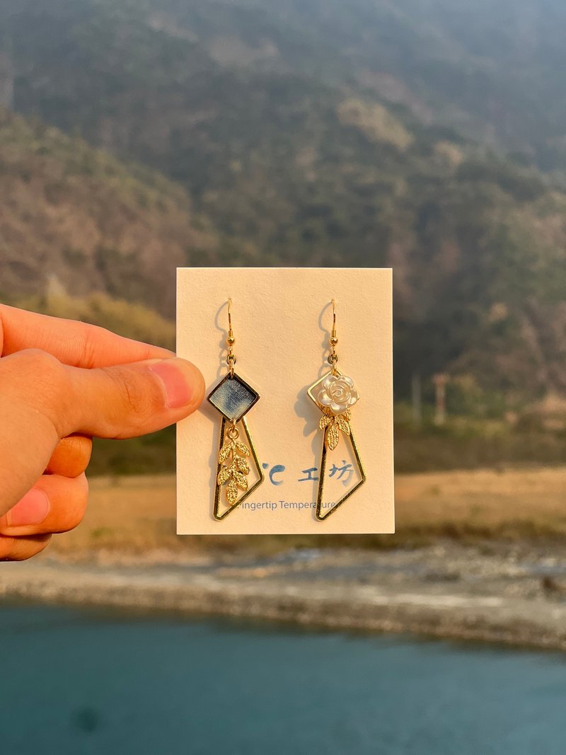 Indigo dyed asymmetric triangle earrings - ต่างหู - วัสดุอื่นๆ 