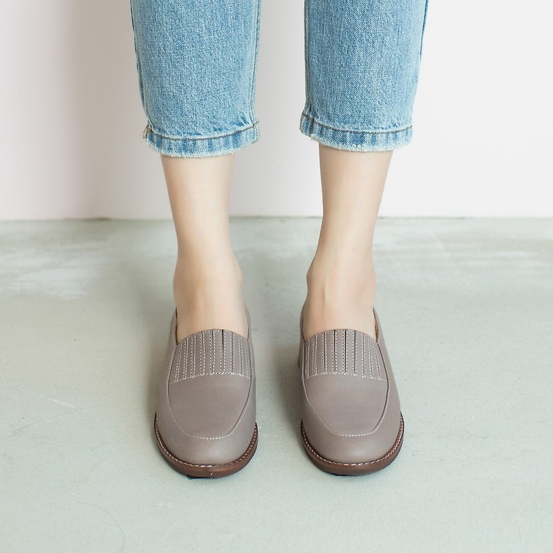 No weight and light bottom! Elastic small apron loafers light thistle full leather inside and outside MIT - รองเท้าหนังผู้หญิง - หนังแท้ สีส้ม
