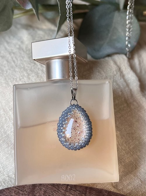 Vs Workshop Hematite in quartz 小巧精緻 日常百搭 玻璃米珠 串珠吊墜