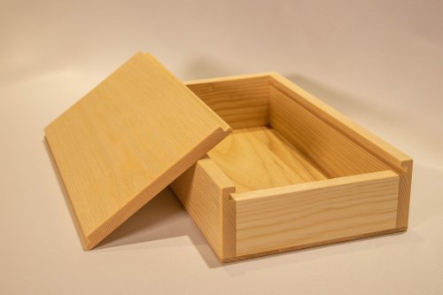 木製彫刻入り収納箱 中型 木製 彫刻入り アンティークボックス 中型