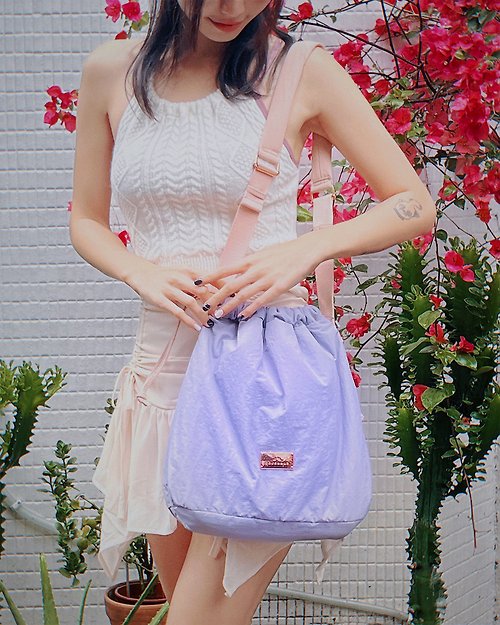 DOUGHNUT - 來自香港的包包設計品牌 【 DOUGHNUT 】可麗露包 手提包 斜背包 蝴蝶結 /淺紫 x 粉紅