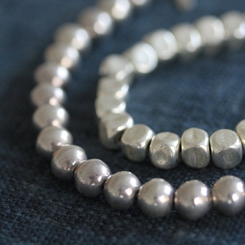 Pair of bracelets in handmade silver sphere beads and rounded cube beads (B0033) - Bracelets - Silver Silver