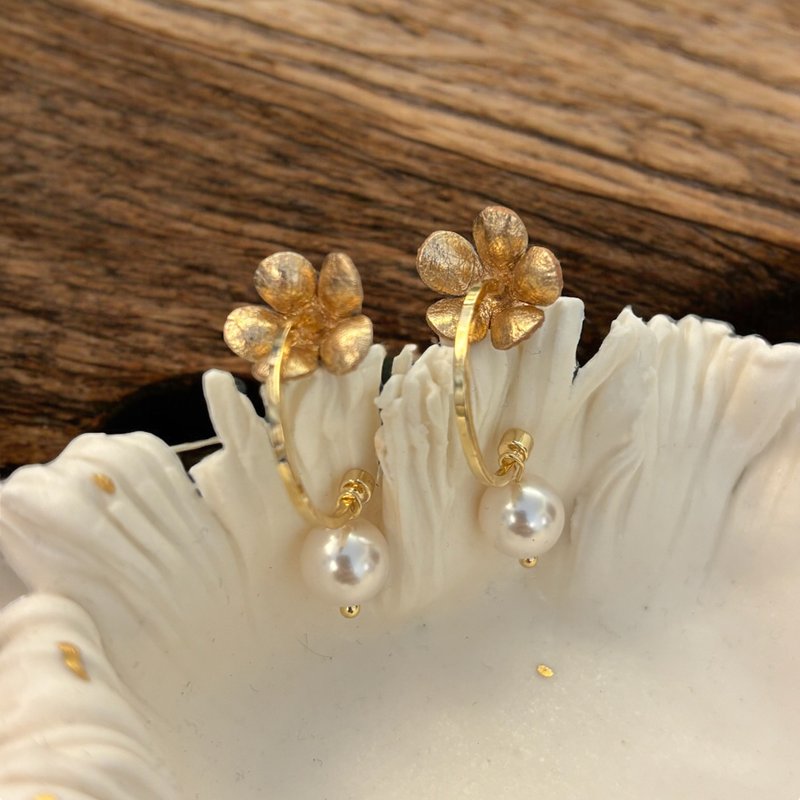 皮革花耳環 金屬效果 - 擺飾/家飾品 - 真皮 金色