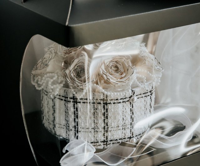 香りのよい小さな花束 ギフトボックス付き/シャネルブーケ/エバーラ