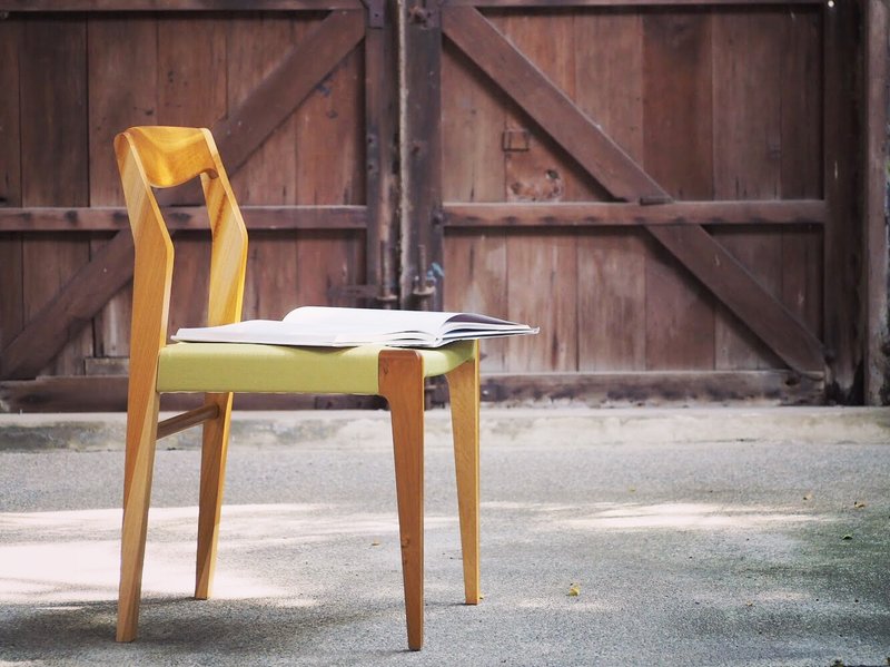 Sacred joinery furniture-H1 solid wood dining chair - เก้าอี้โซฟา - ไม้ สีกากี