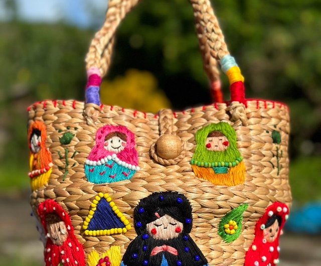 Spectacular selling multicolored hand-woven bag