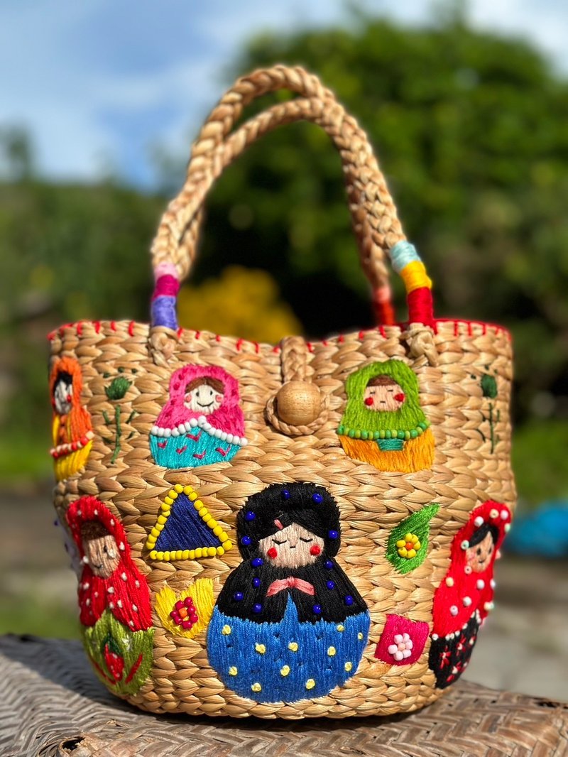 Hand-embroidered water hyacinth woven bag - Handbags & Totes - Other Materials Multicolor