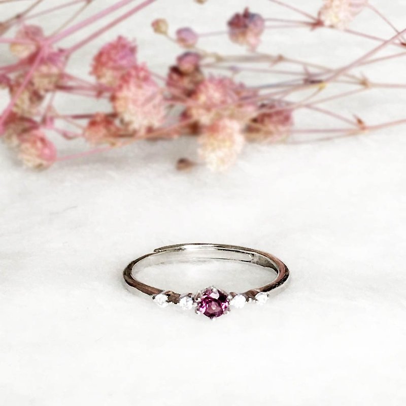 |純銀珠寶| 紫牙烏石榴石 鑲嵌寶石四爪圓形經典氣質銀圈戒指 - 戒指 - 寶石 紫色