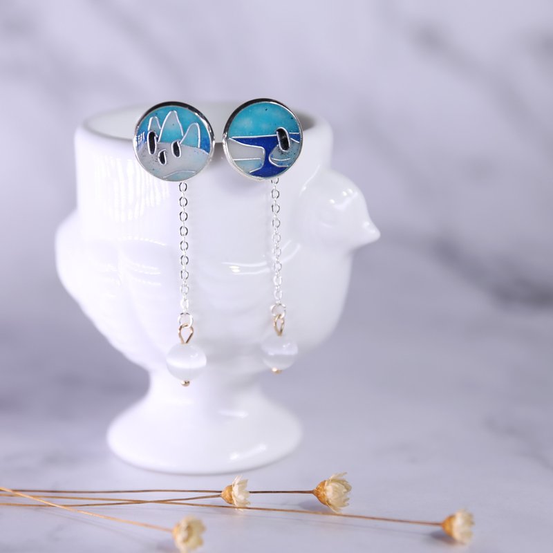 100%手工製景泰藍工藝金絲琺瑯耳環飾物企鵝配骰白色貓眼石 - 耳環/耳夾/耳骨夾 - 半寶石 白色