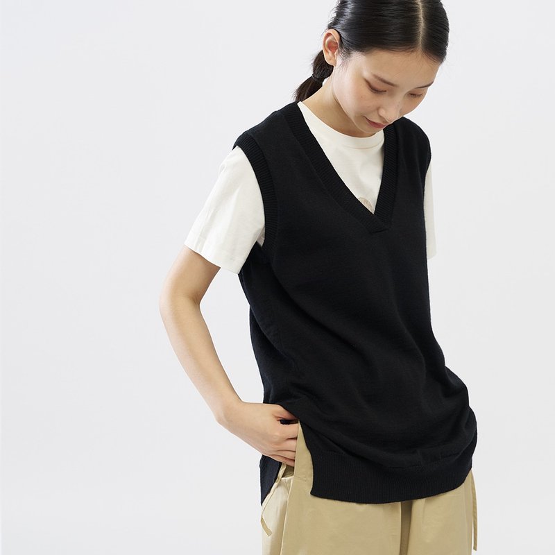 Upgrade thin superfine 100% wool neutral oversize knitted vest CS201000 - Women's Vests - Wool Black