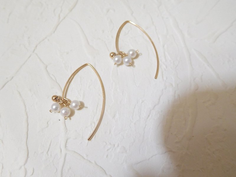 Large hooked round pearl earrings in 14k gold, non-changeable - Earrings & Clip-ons - Other Materials Gold