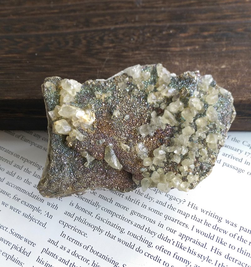 Quartz with Chalcopyrite 湖北 水晶 黃銅礦共生 天然礦石 原礦 - 擺飾/家飾品 - 其他材質 