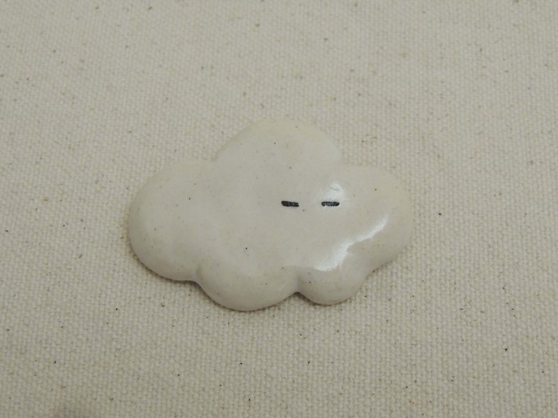 cloud brouch - Brooches - Pottery White