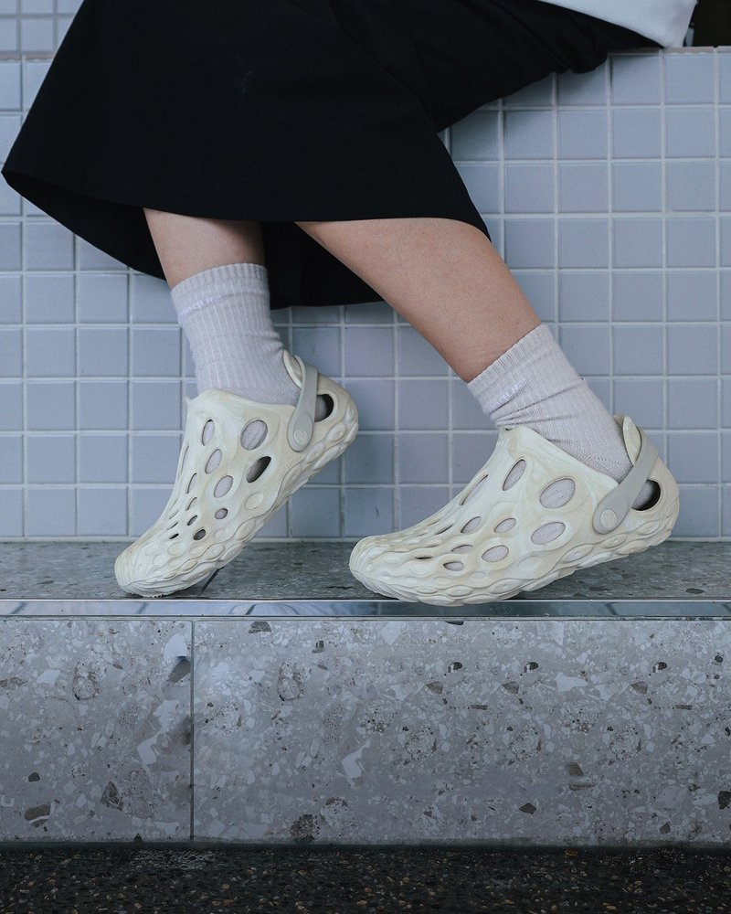MERRELL Hydro Moc風格潮流水陸機能洞洞鞋 女鞋-米白色 - 女休閒鞋/帆布鞋 - 防水材質 