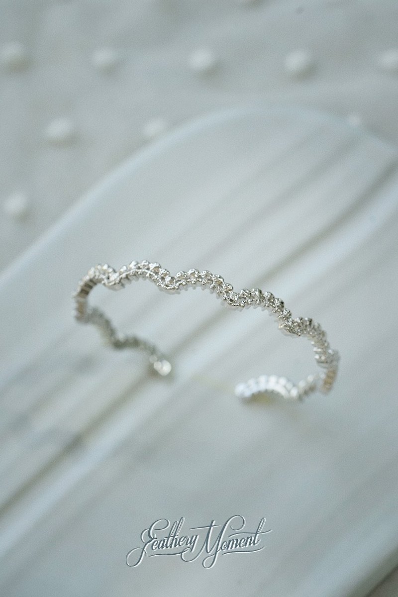 Eyelash curved lace series 925 Silver temperament bracelet is classic and elegant - Bracelets - Silver 