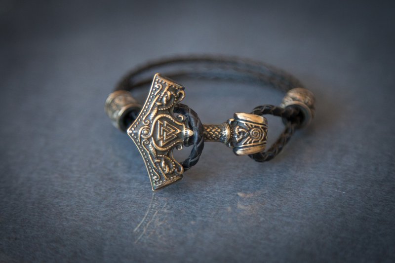 Viking bracelet on leather cord with Thor hammer. Pagan handcrafted jewelry. - 手鍊/手環 - 其他材質 橘色