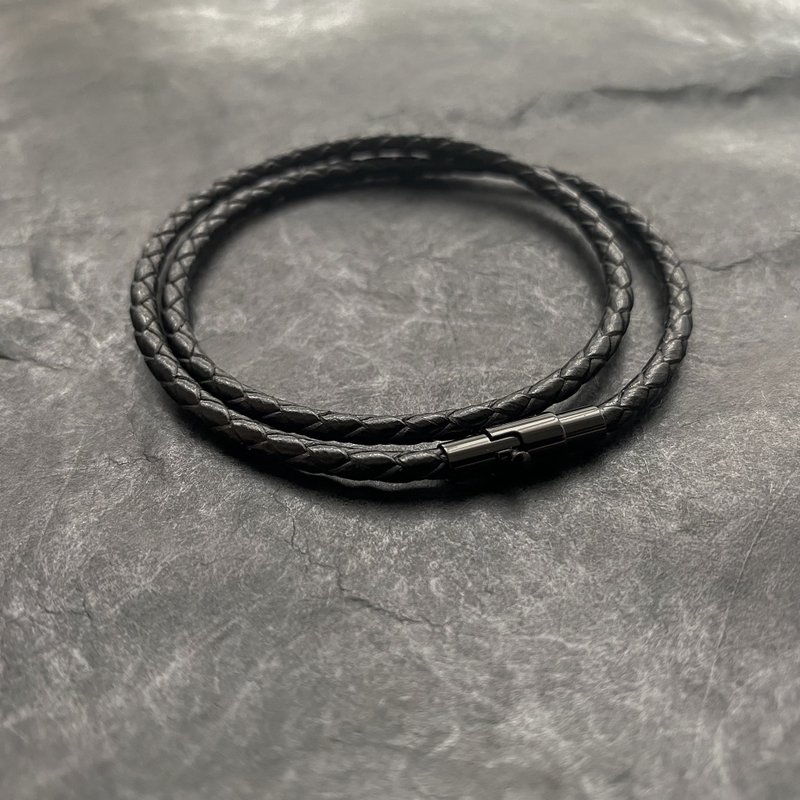 Extreme Black | Black Slim Double Loop | Leather Cord Bracelet - สร้อยข้อมือ - หนังแท้ สีดำ