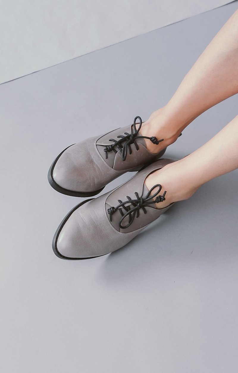 [Show products clear] gray strip college strap leather oxford shoes - รองเท้ารัดส้น - หนังแท้ สีเทา
