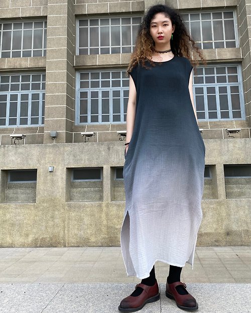 hyenabrand 【11.11】A-line dip dye long dress in black