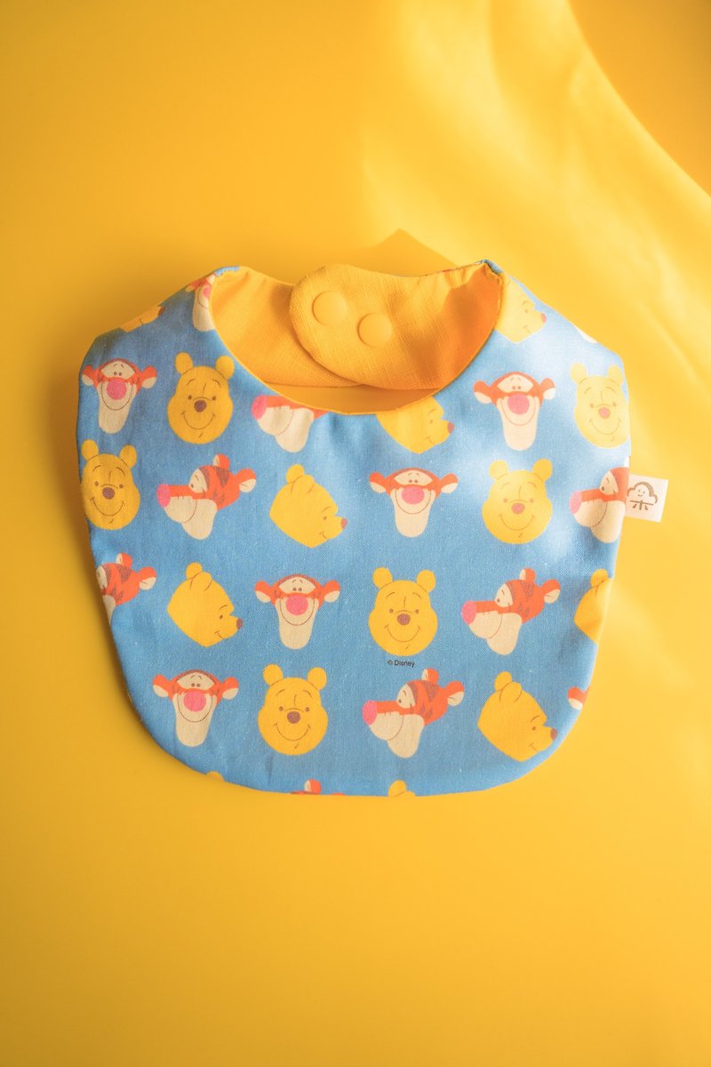 Winnie the Pooh Baby Bib Square Pocket - ผ้ากันเปื้อน - ผ้าฝ้าย/ผ้าลินิน สีส้ม
