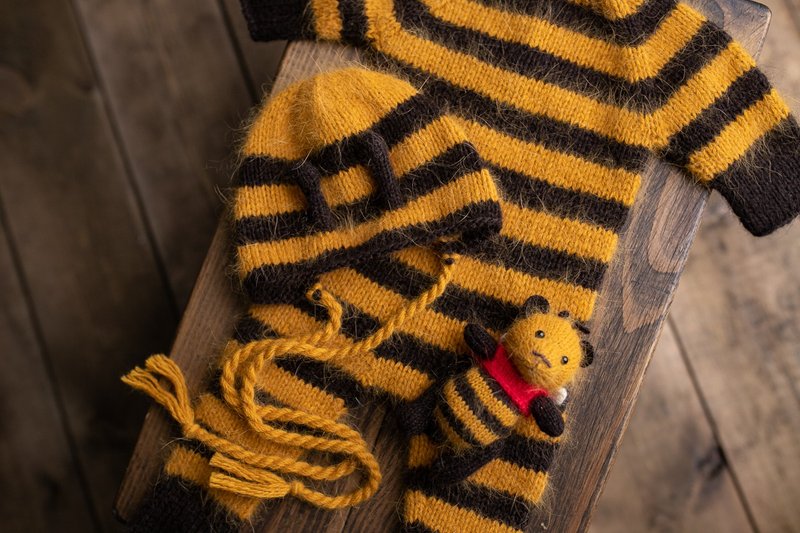 Bee set for newborns: the perfect outfit for a little baby - 嬰兒手鍊/飾品 - 其他金屬 橘色