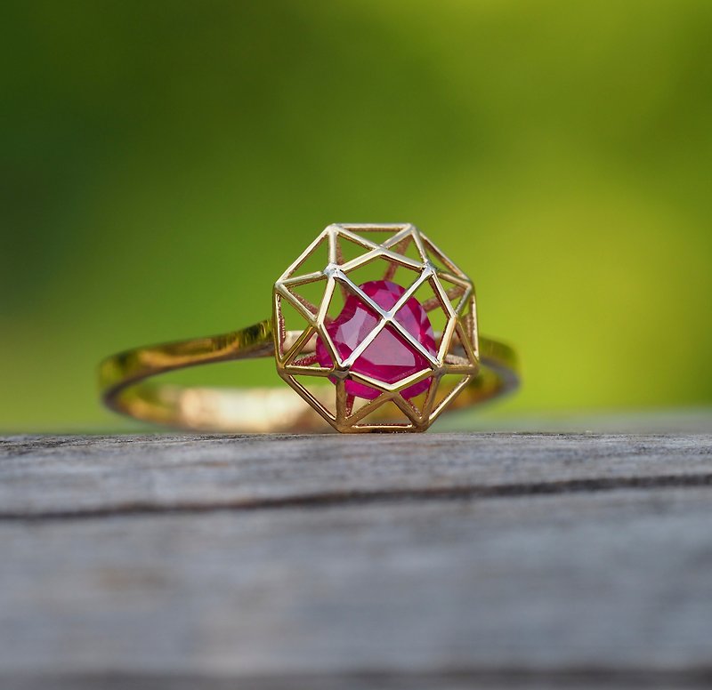 Heart in prison ring with heart shape ruby. - 戒指 - 貴金屬 金色