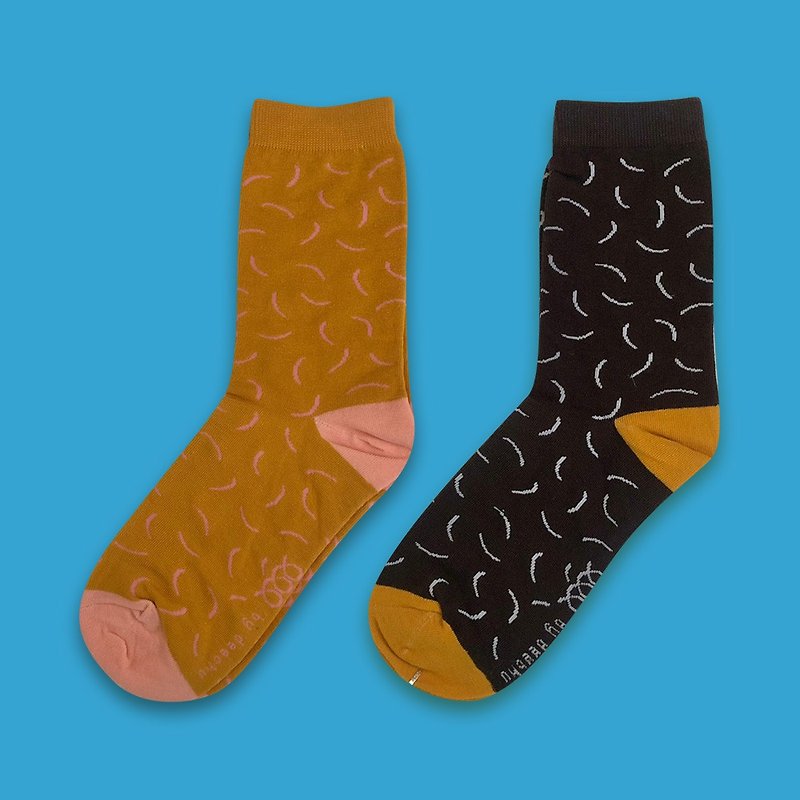 朱緹的豬蹄 FAMILY 品牌印花棉襪【兩入組】 - 襪子 - 棉．麻 多色