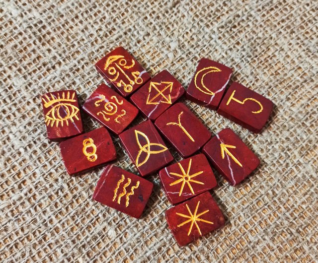 13魔女のルーン文字石に手彫り長方形のルーン文字魔女ウィッカ異教