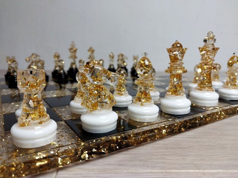 Custom resin chess sets with board | Size of King 2.75 inch (7 cm) | Epoxy resin - Board Games & Toys - Resin White