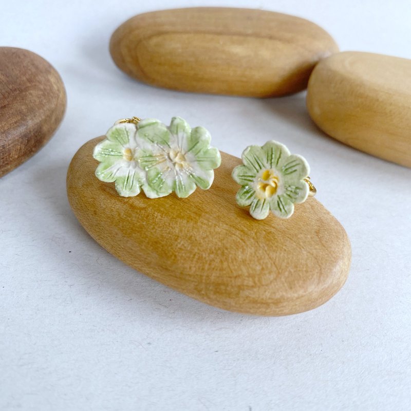 little flower / セラミックピアス - ピアス・イヤリング - 陶器 多色