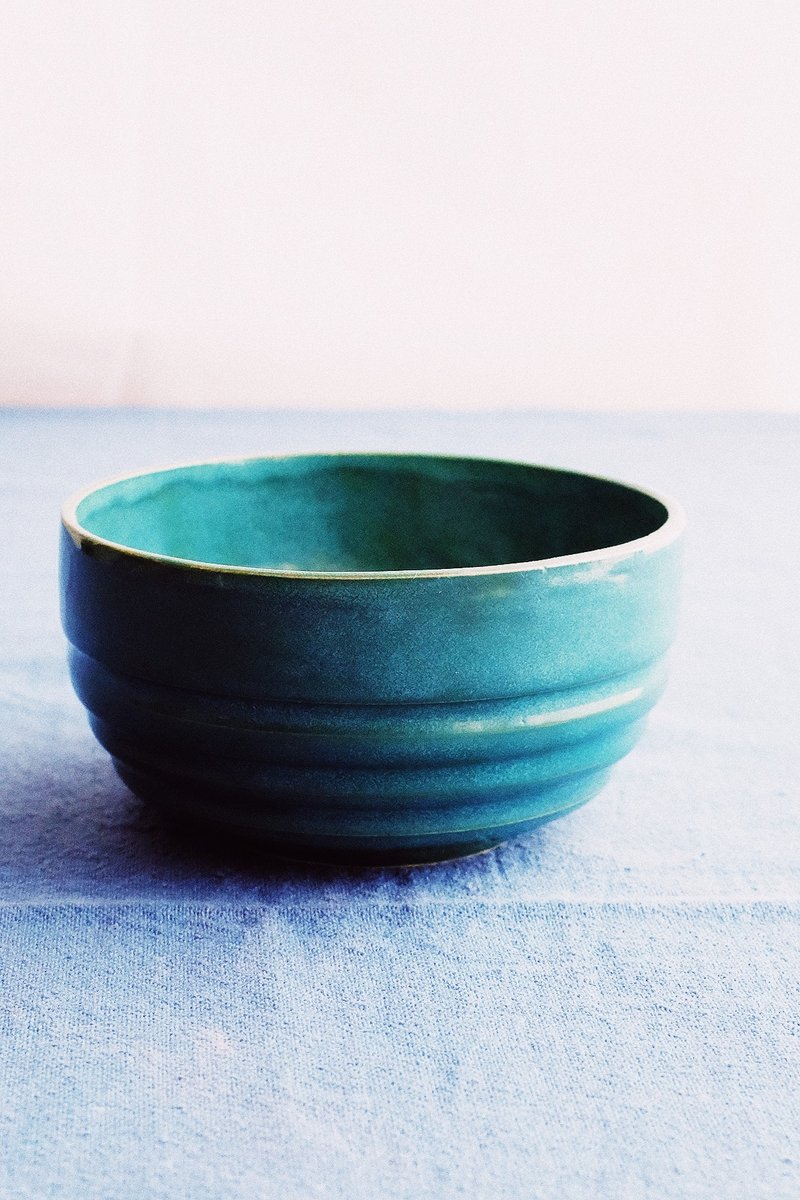 Emerald green small bolw trimmed on below base. - Bowls - Pottery Green