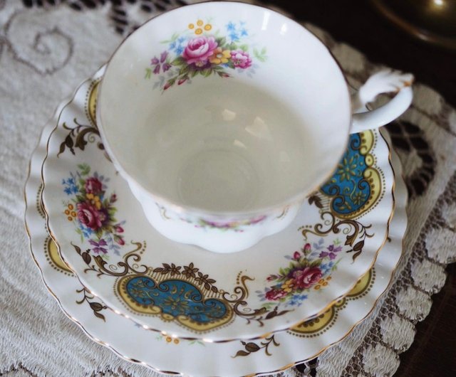 レトロな英国ロイヤルアルバートのティーカップ/プレート