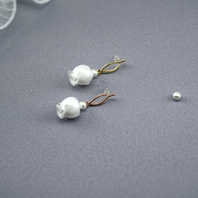 Promise | 白いバラの成熟した上品なダイヤモンドイヤリング - ピアス・イヤリング - 真珠 ホワイト