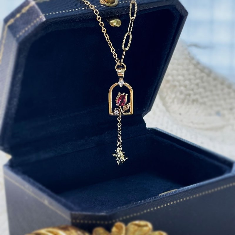 little prince rose necklace - สร้อยคอ - เครื่องประดับ สีทอง