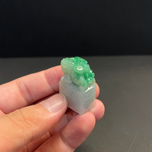 元元圓滾滾 水晶手鍊 瀚玉珠寶 天然翡翠A貨 正陽綠貔貅印章 搶眼好看 體裁厚實 翡翠印