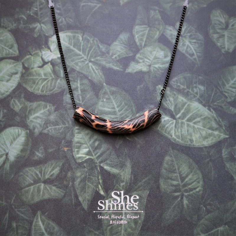 【She Shines】African Leopard-Clay Necklace - Necklaces - Other Materials Khaki