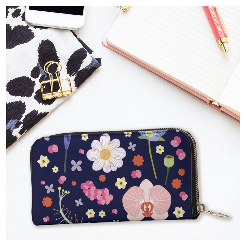 Colorful Scandinavian flower lover pattern long wallet pouch made of genuine leather - กระเป๋าสตางค์ - หนังแท้ หลากหลายสี