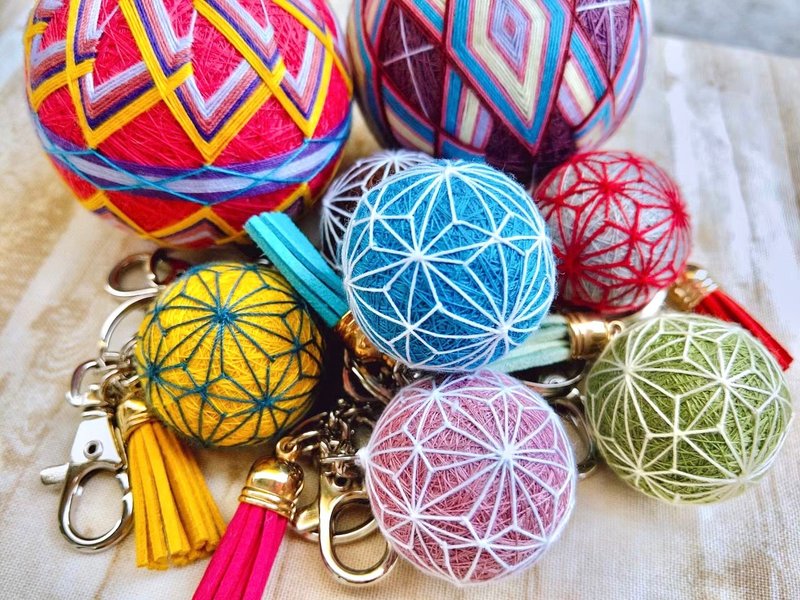 Japanese traditional craft | Temari ball | key ring - ที่ห้อยกุญแจ - ผ้าฝ้าย/ผ้าลินิน หลากหลายสี