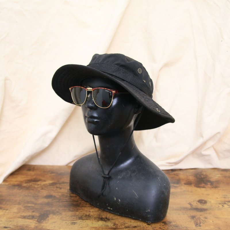 Back to Green:: 戶外漁夫帽 正黑色 d-44//vintage hat - 帽子 - 棉．麻 