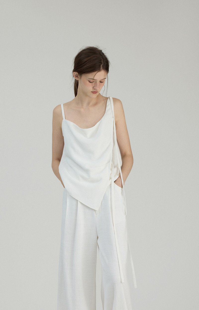 Flowing Poetic Lazy Linen Vest Top Trousers Set - เสื้อกั๊กผู้หญิง - วัสดุอื่นๆ ขาว