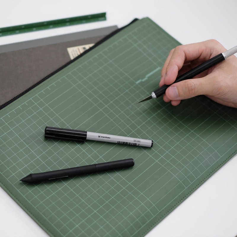 HOLDER FOLDER A5 - FOREST GREEN  #CUTTINGMAT - 公事包 - 橡膠 綠色