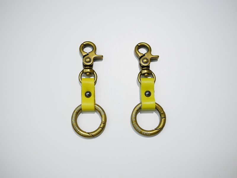 卯丁雙扣鑰匙圈-螢光黃牛皮 - 鑰匙圈/鑰匙包 - 真皮 黃色