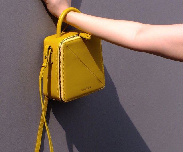★TOUT Y EST★ Poppa Unisex Small Messenger Bag Butter Yello Butter Crossbody Bag in Mustard Yellow Nappa Leather - Shop
