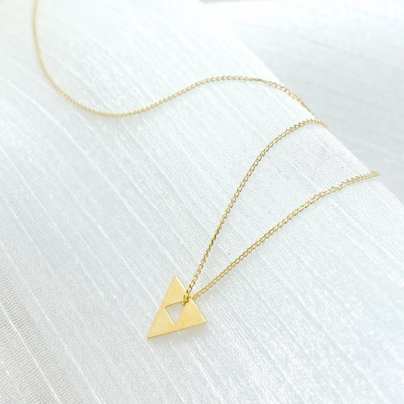 Kimura Light Jewelry/18K Gold/Simple Hollow Triangular Pendant 18K Gold Necklace - สร้อยคอ - เครื่องประดับ สีทอง