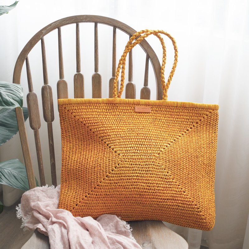 Raffia Tote Bag - กระเป๋าถือ - พืช/ดอกไม้ 