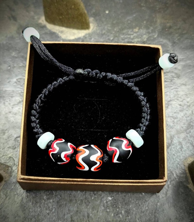 Extreme Black Series-Three Pearl Warriors - Bracelets - Colored Glass Black