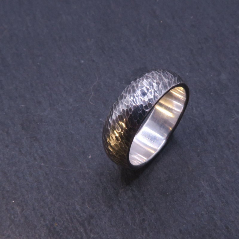 麟(黑) 純銀鍛敲戒指 - 寬版圓弧面(寬約6mm/厚約2mm) - 對戒 - 其他金屬 銀色