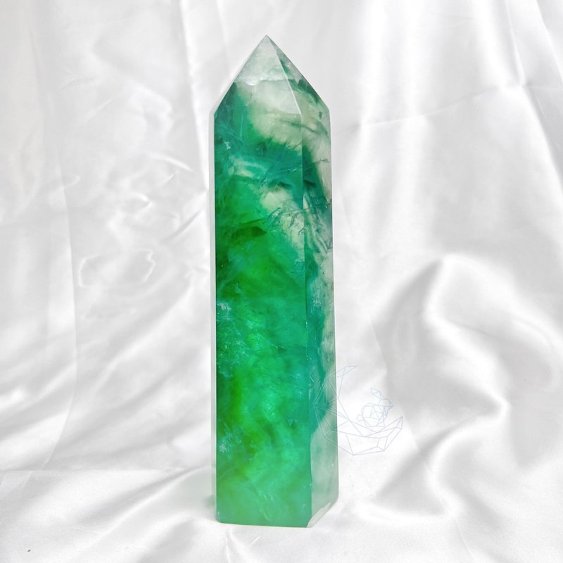 螢石柱 山形紋 冰透 大片彩虹光 綠螢石 透明螢石 - 擺飾/家飾品 - 水晶 多色
