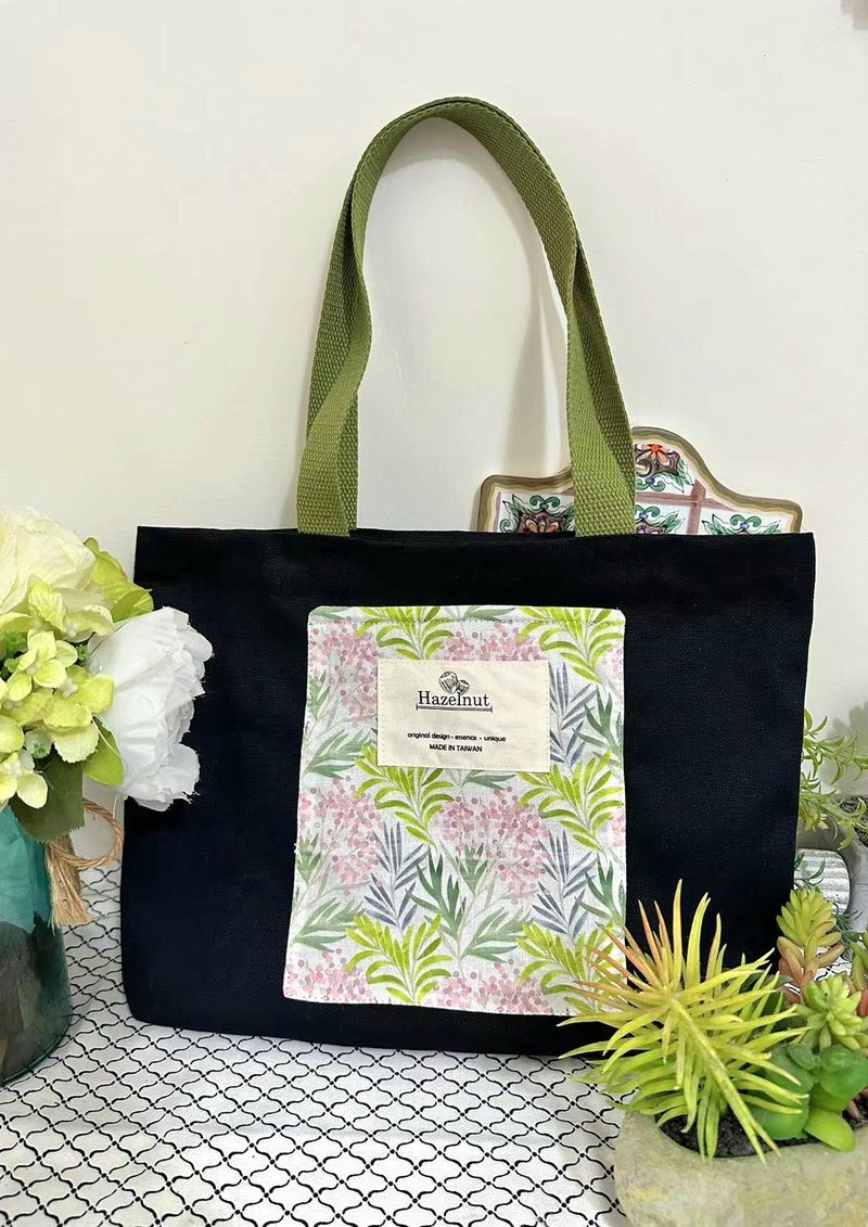 Nordic style black canvas green pink flower handbag cotton canvas - กระเป๋าแมสเซนเจอร์ - ผ้าฝ้าย/ผ้าลินิน 