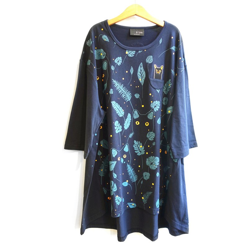 Urb. 【Firefly Cat】Six-length sleeves/short front and back long top/dark blue - Women's Tops - Cotton & Hemp Blue